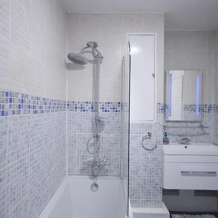 דירה Homely Flat In Prime Location בריסטול